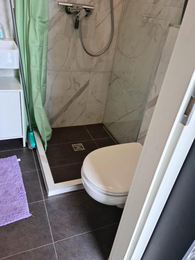 Fewo Garten - Eigener Eingang- Wlan-Parkplatz,Netflix, Terrasse,Doppelbett Und Schlafcouch Oberhausen  Zewnętrze zdjęcie